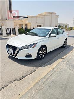 نيسان ألتيما